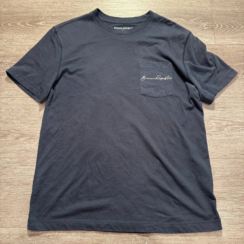 Banana Republic T-Shirt Mens Medium Black Cotton Into The Amazon Heritage Tee